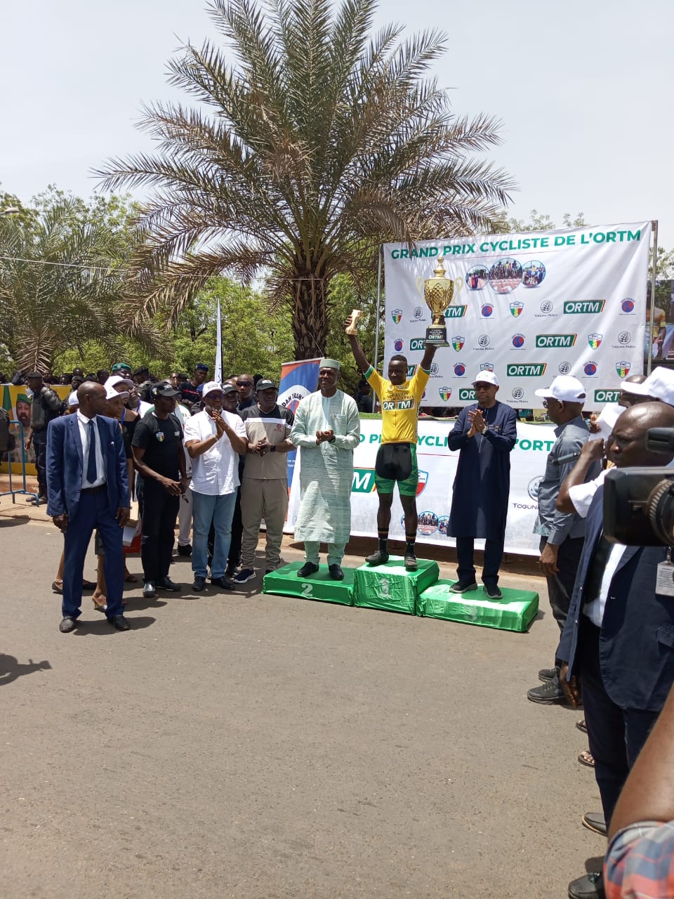 GRAND PRIX CYCLISTE L’ORTM : DAOUDA DJIRÉ REMPORTE LE MAILLOT JAUNE